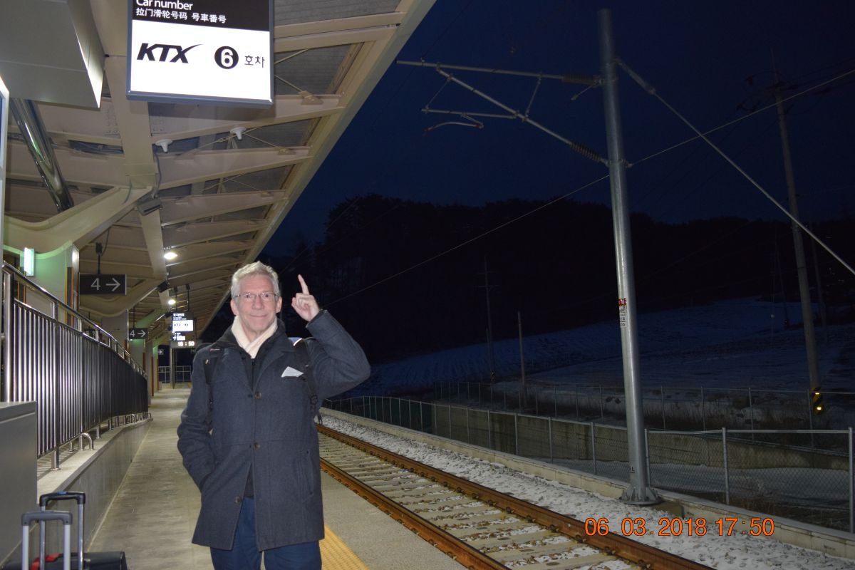 We are on the right track! KTX back to Seoul We are on the right track!